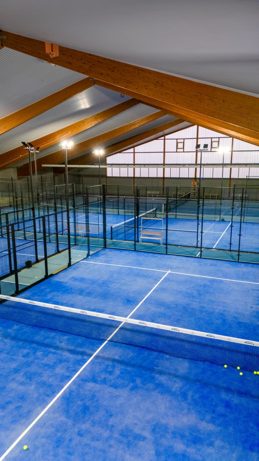 Indoor-Padelcourts von Padel Place Wolfsburg